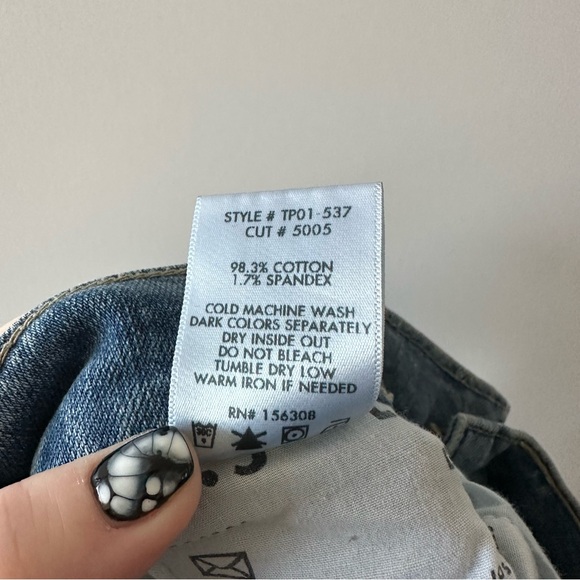 L.T.J Letter to Juliet • Distressed Straight Leg Jeans - Picture 10 of 10